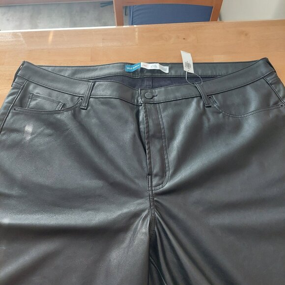 Old Navy Hise Rise OG Faux Leather Pants in Black Plus Size 24 - Picture 1 of 12